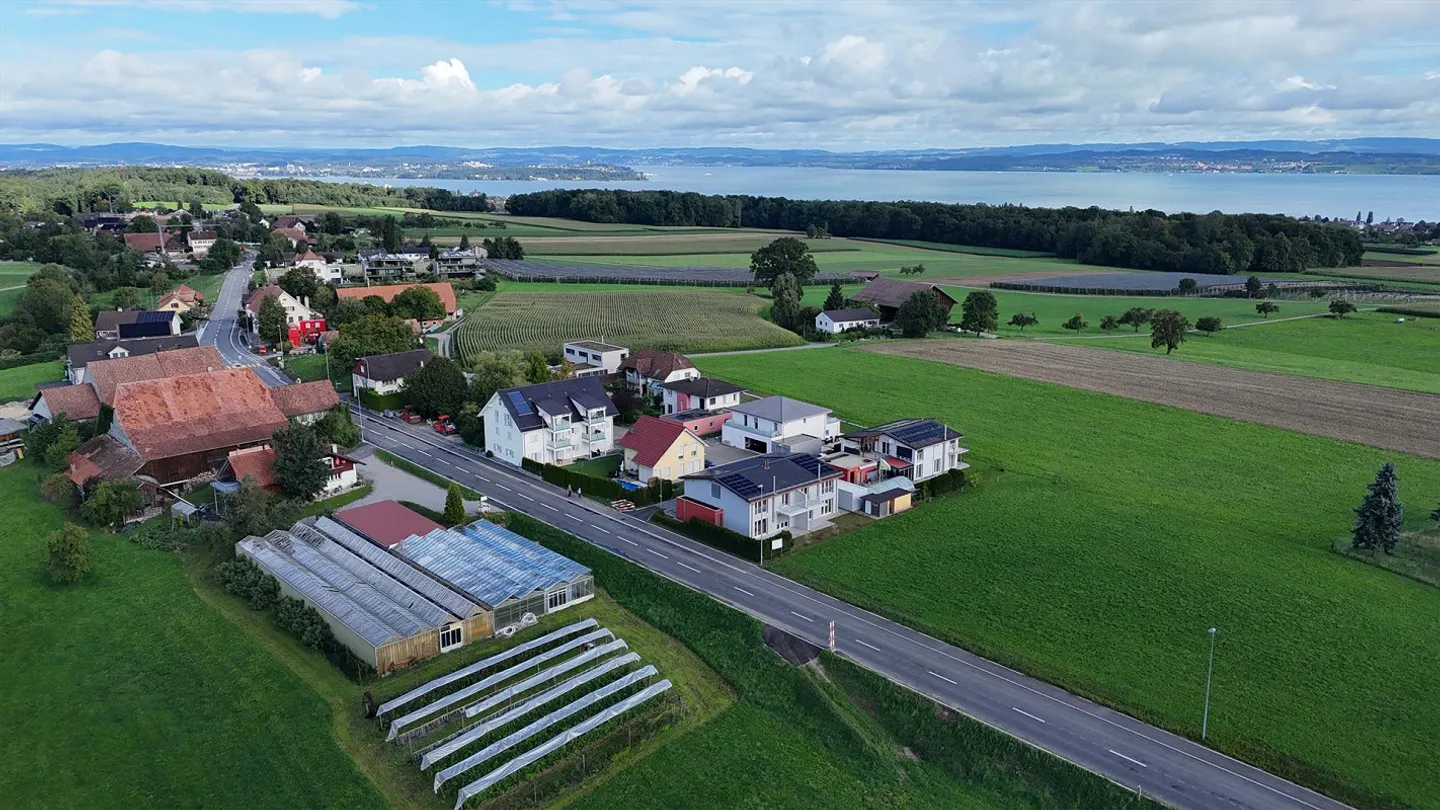 Moderne 5.5-Zimmer-Doppelhaushälfte in ruhiger Lage von Zuben - Foto 3 von 14