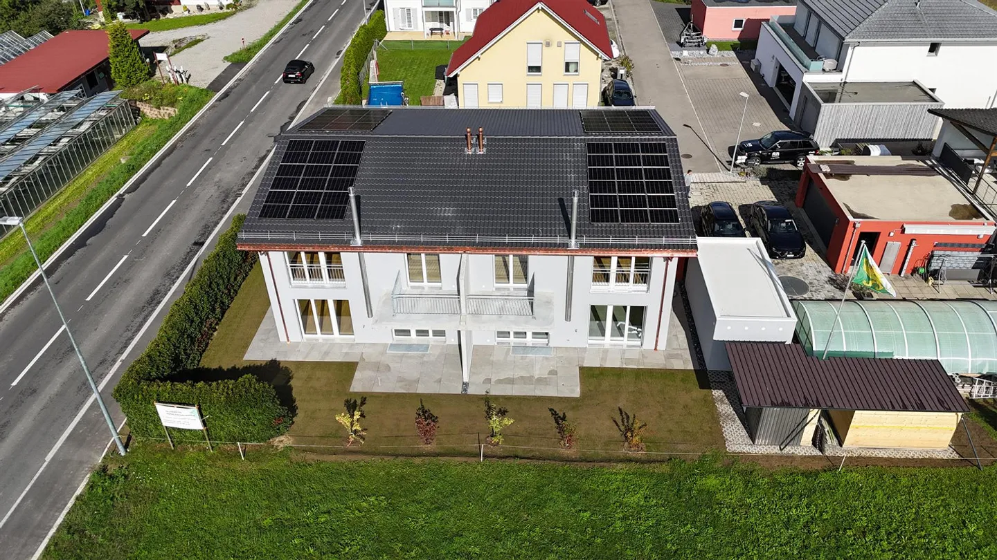 Moderne 5.5-Zimmer-Doppelhaushälfte in ruhiger Lage von Zuben - Foto 4 von 14