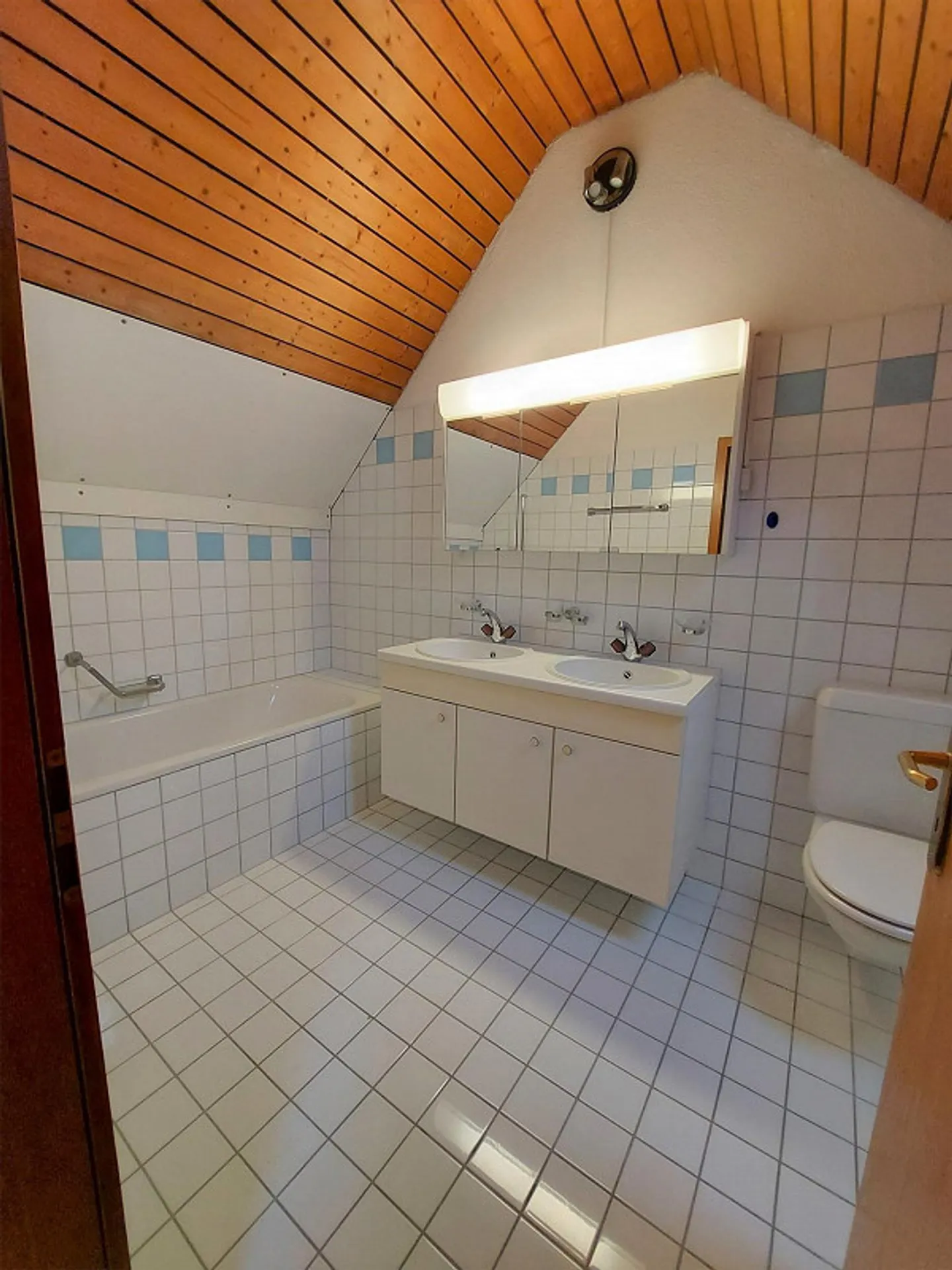 Ampio e accogliente appartamento di 4,5 stanze (maisonette) - Foto 10 di 13