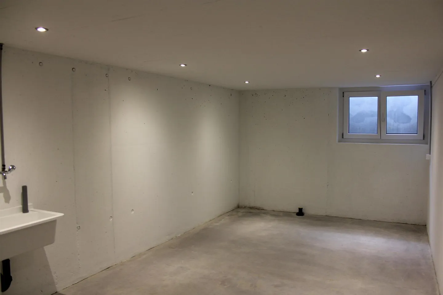 Moderne 5.5-Zimmer-Doppelhaushälfte in ruhiger Lage von Zuben - Foto 7 von 14