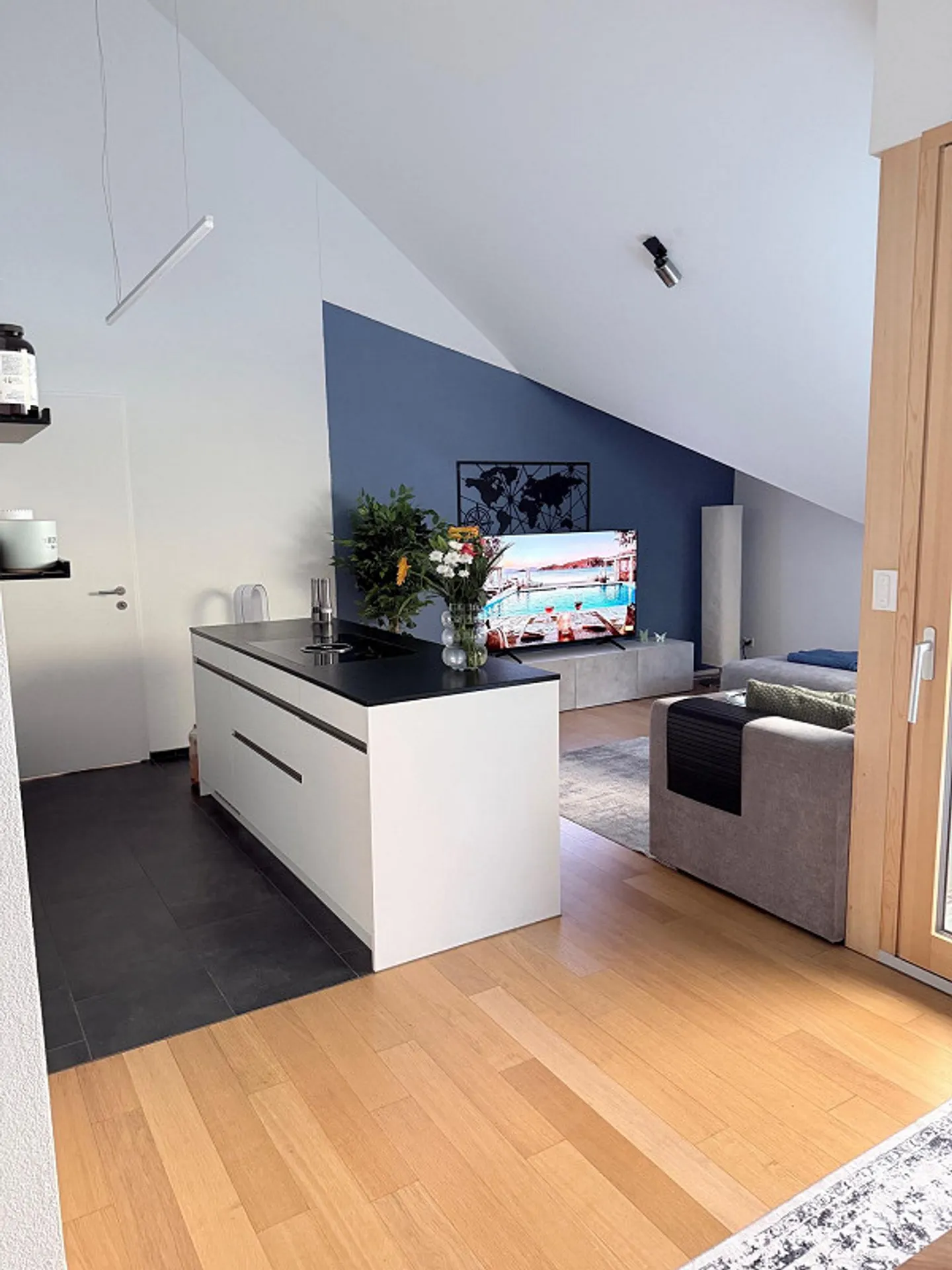3.5 Room Attic Apartment - Photo 6 of 12