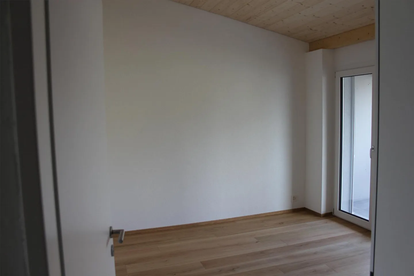 Moderne 5.5-Zimmer-Doppelhaushälfte in ruhiger Lage von Zuben - Foto 9 von 14
