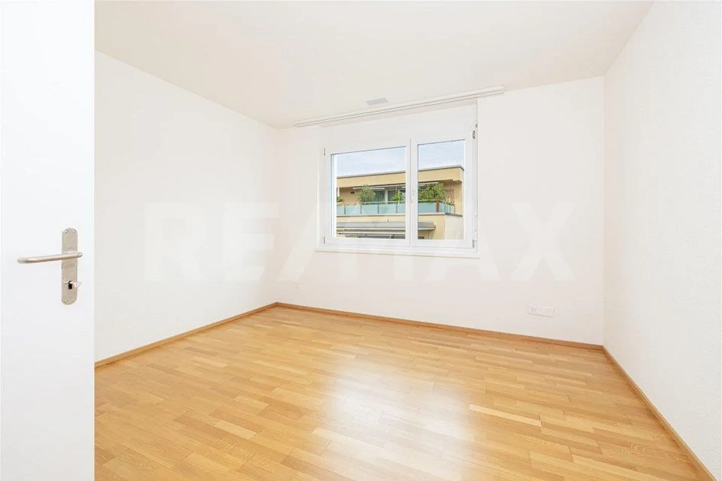 Appartement penthouse lumineux avec espace de vie ouvert - Photo 9 sur 13