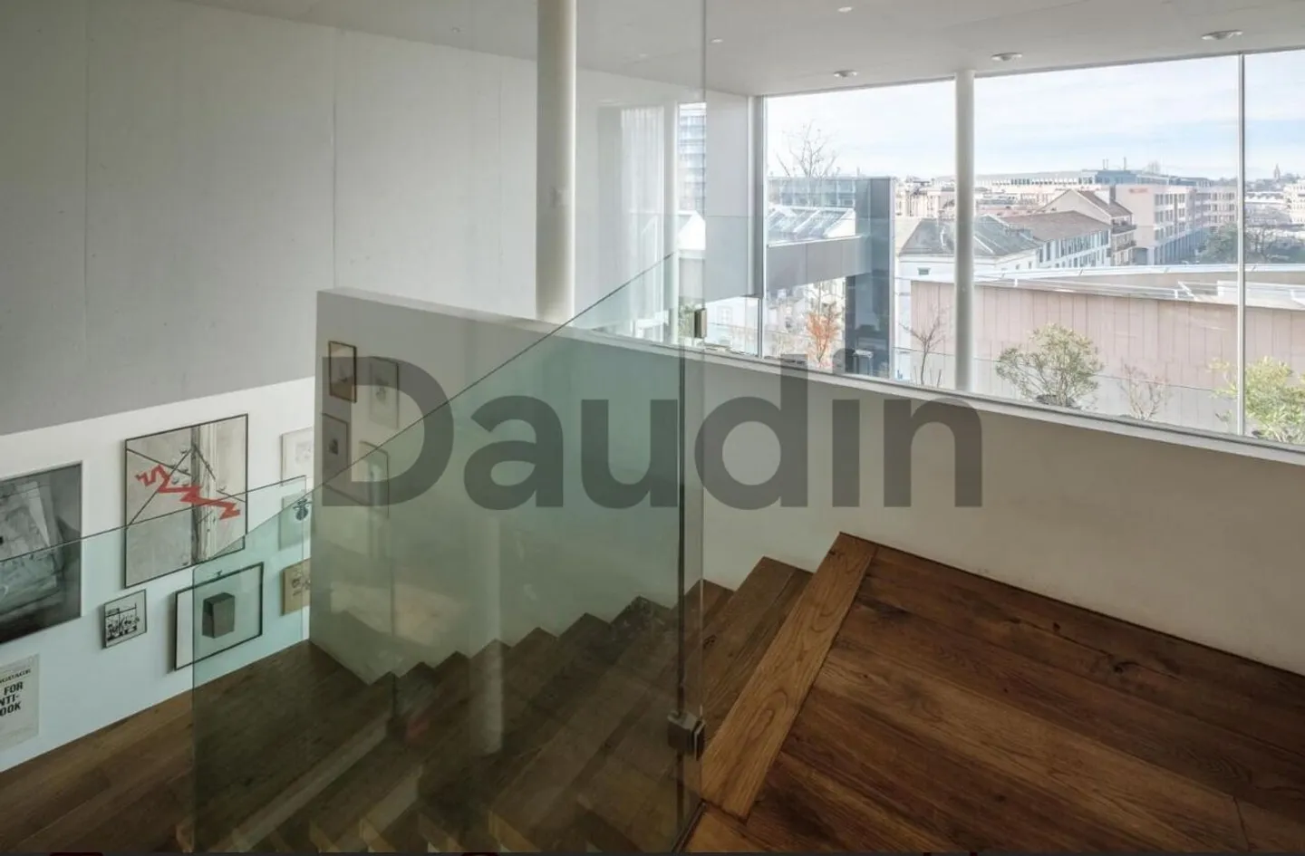 7-room penthouse with panoramic view in Carouge - Photo 4 of 9