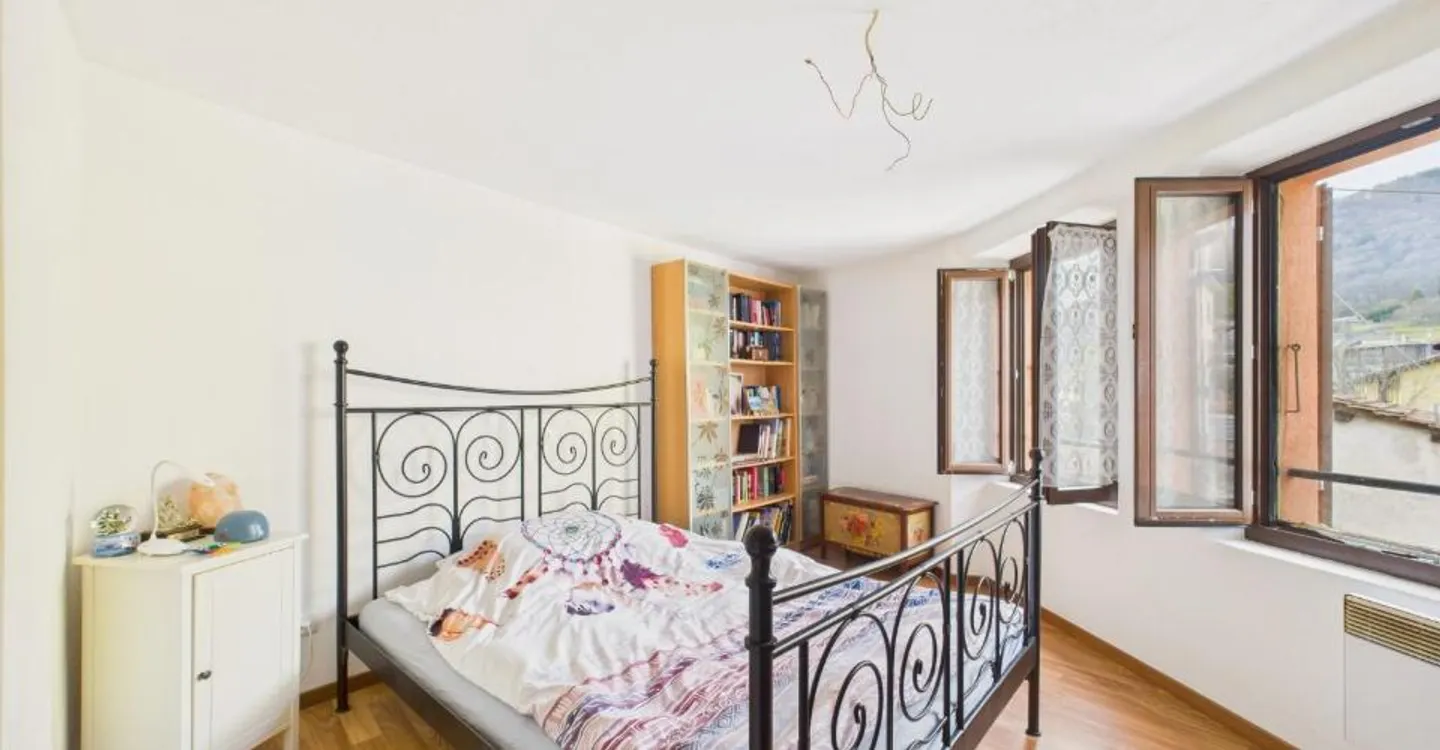 Spacious and bright semi-detached house with 5 rooms in Novaggio - Photo 4 of 10