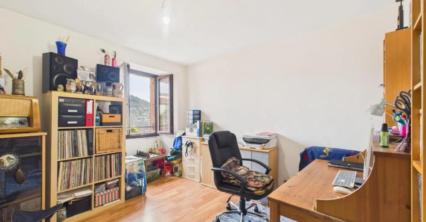 Spacious and bright semi-detached house with 5 rooms in Novaggio - Photo 5 of 10