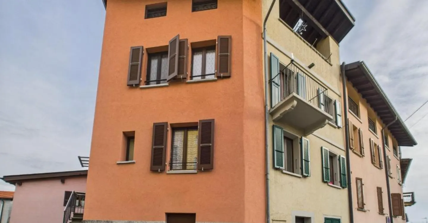 Spacious and bright semi-detached house with 5 rooms in Novaggio - Photo 1 of 10