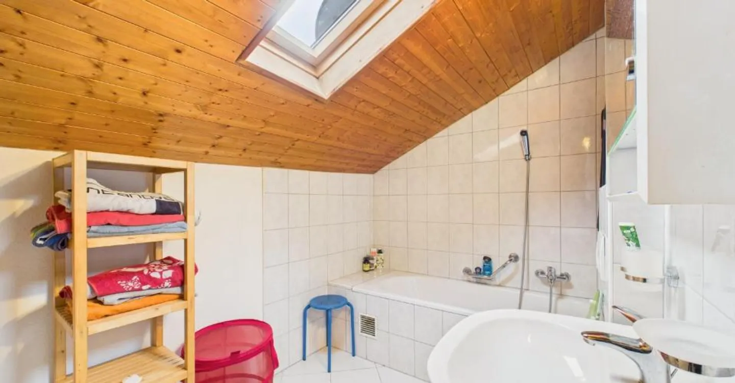 Spacious and bright semi-detached house with 5 rooms in Novaggio - Photo 8 of 10