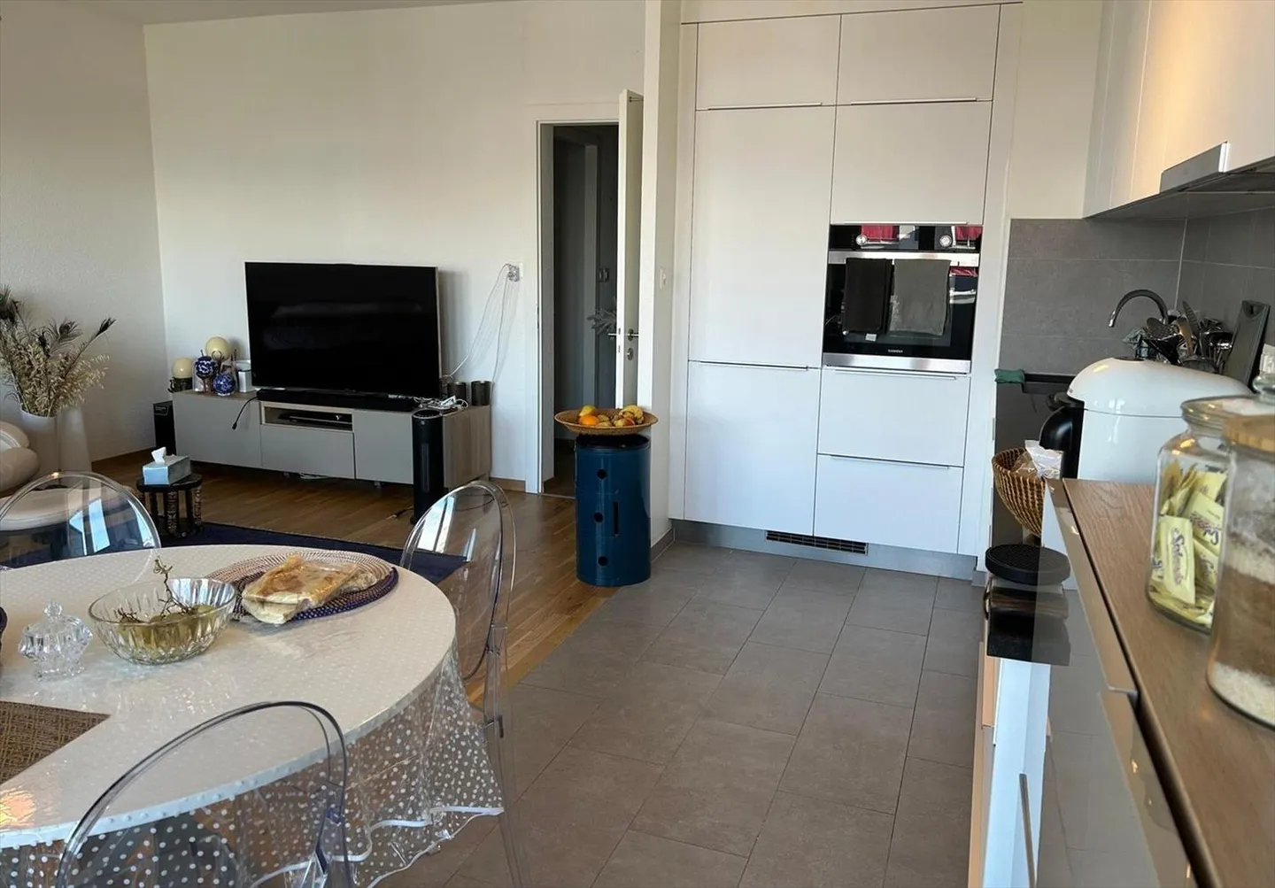 Schönes möbliertes Apartment mit 6 Zimmern, modern und hell in Thônex - Foto 2 di 7