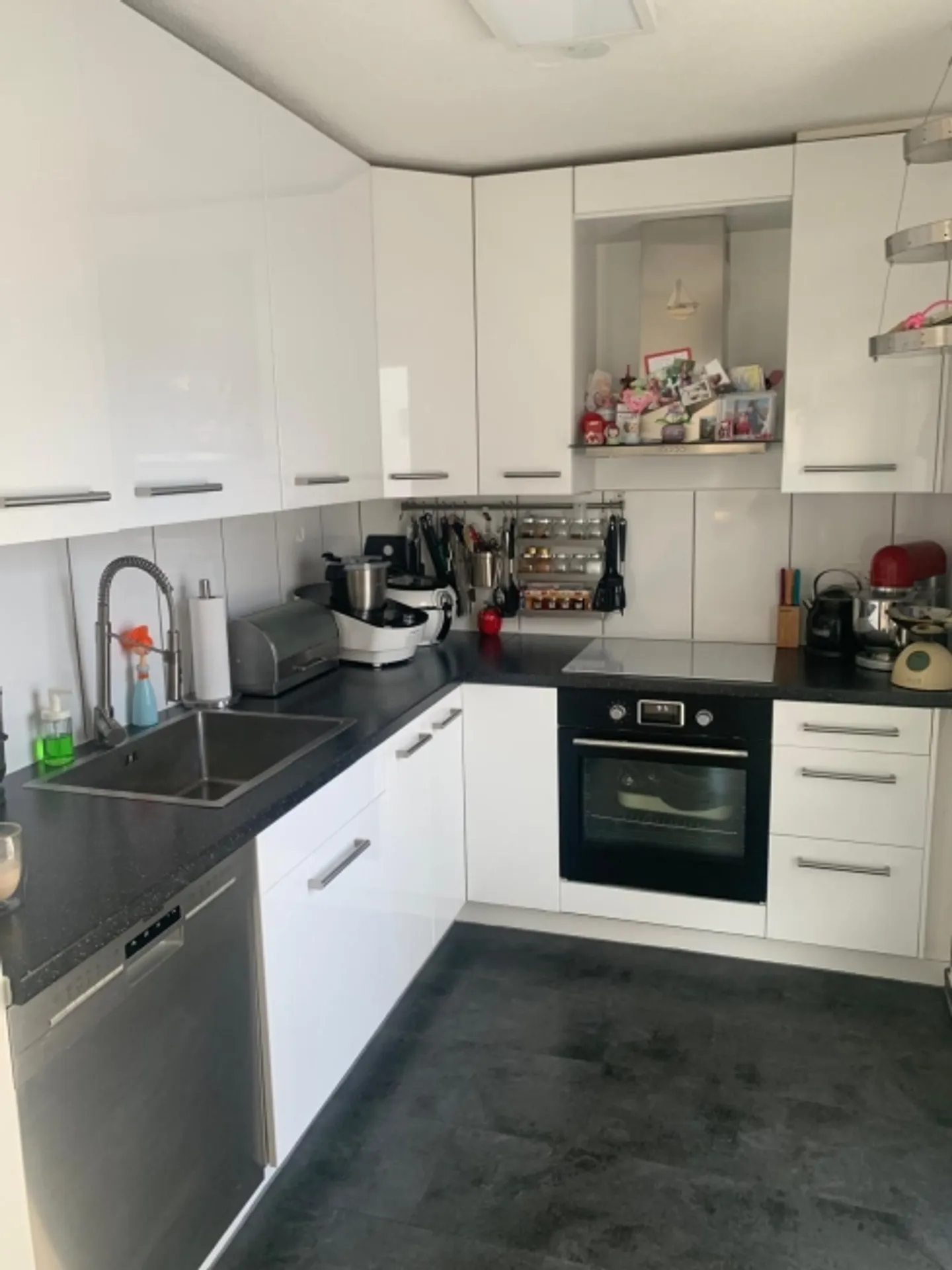 Renovated Family Home with Garden - Photo 2 of 10