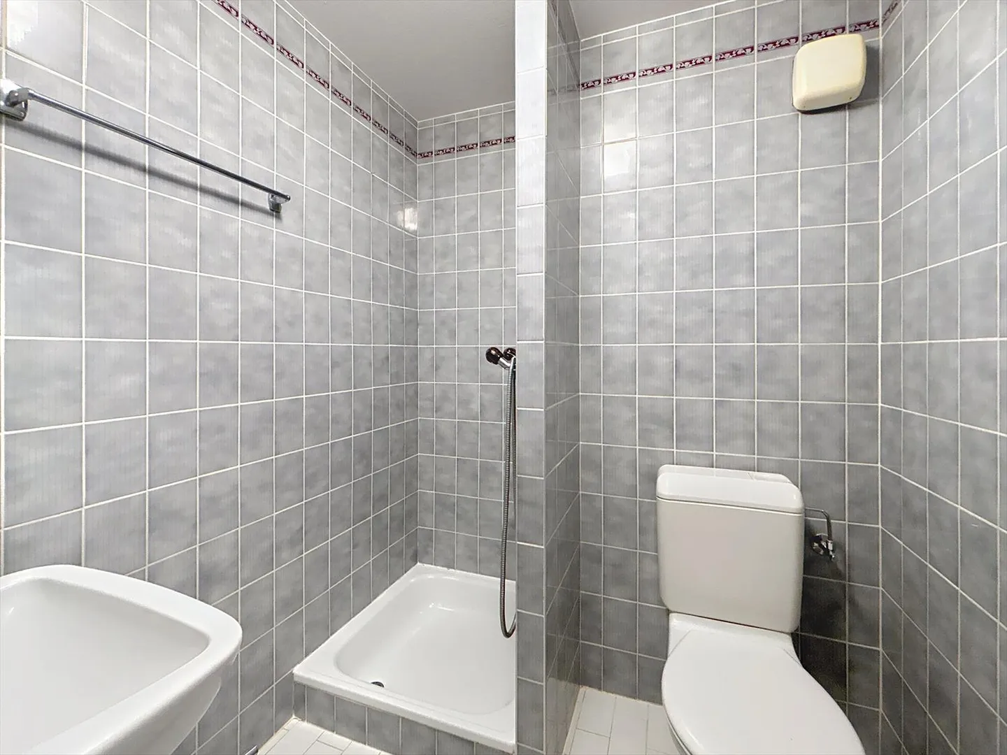 3.5 Room Apartment - Photo 6 of 6