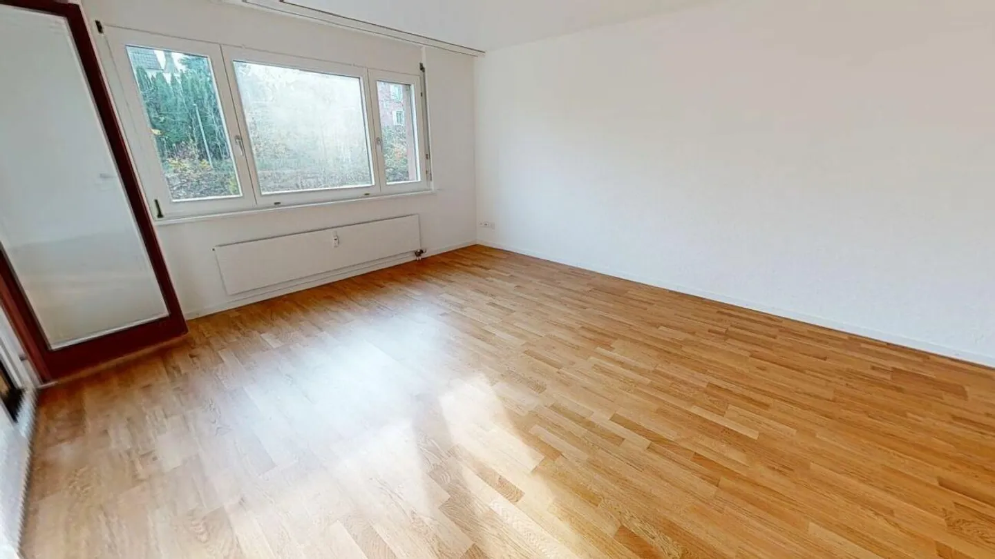 Bella appartamento singolo con grande balcone - Foto 4 di 11