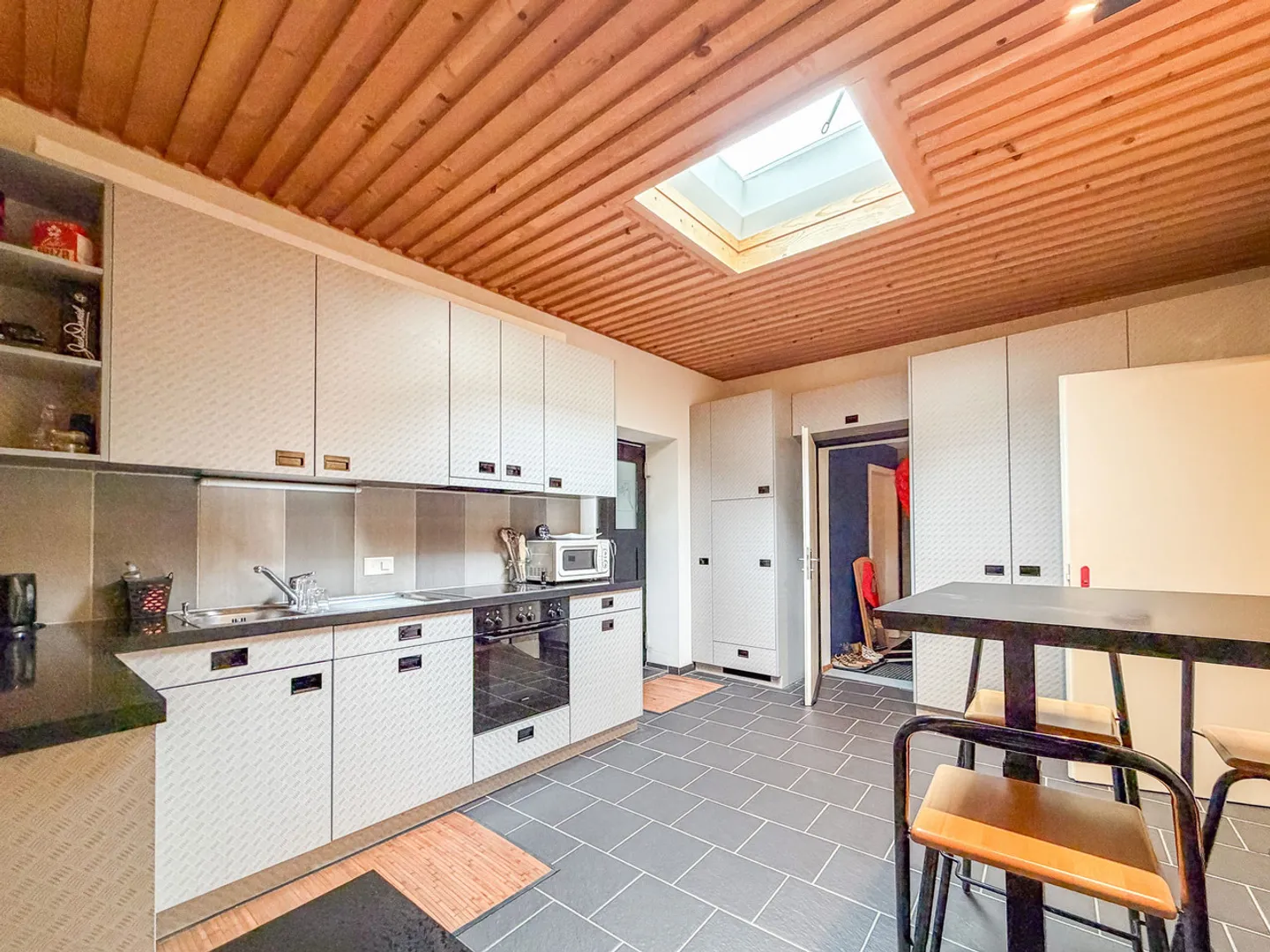 Casa con 2 appartamenti, 1 spazio commerciale e 1 garage a Ste-Croix - Foto 16 di 27