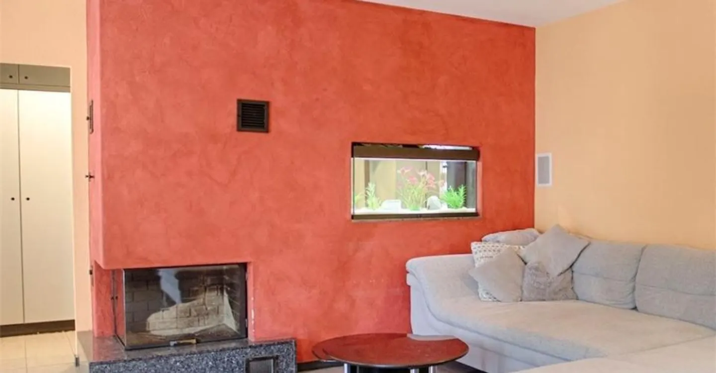 Elegant 7-room detached villa with pool in a panoramic area - Photo 5 of 8