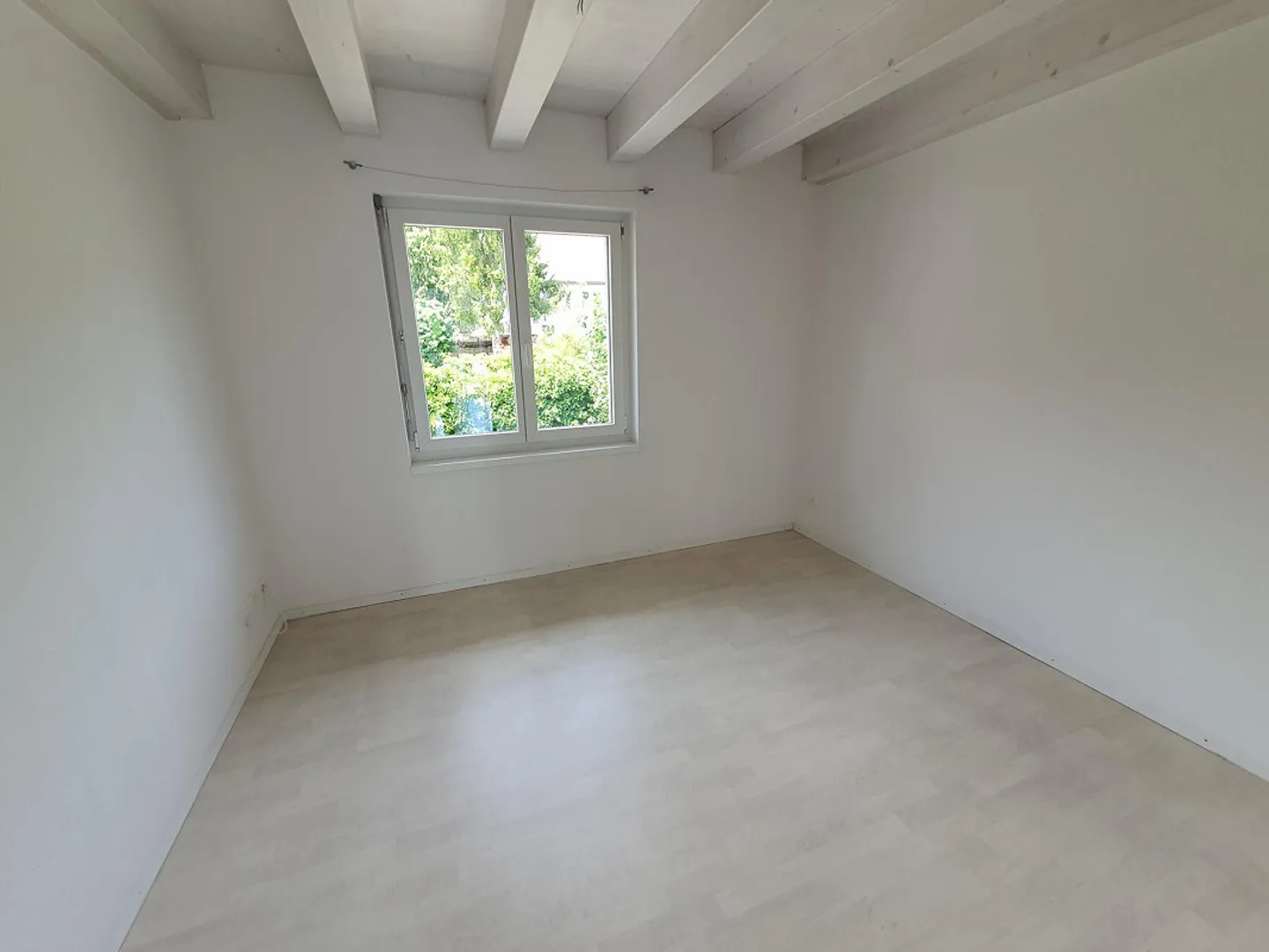 Appartement duplex moderne de 5 1/2 pièces au centre du village - Photo 5 sur 10