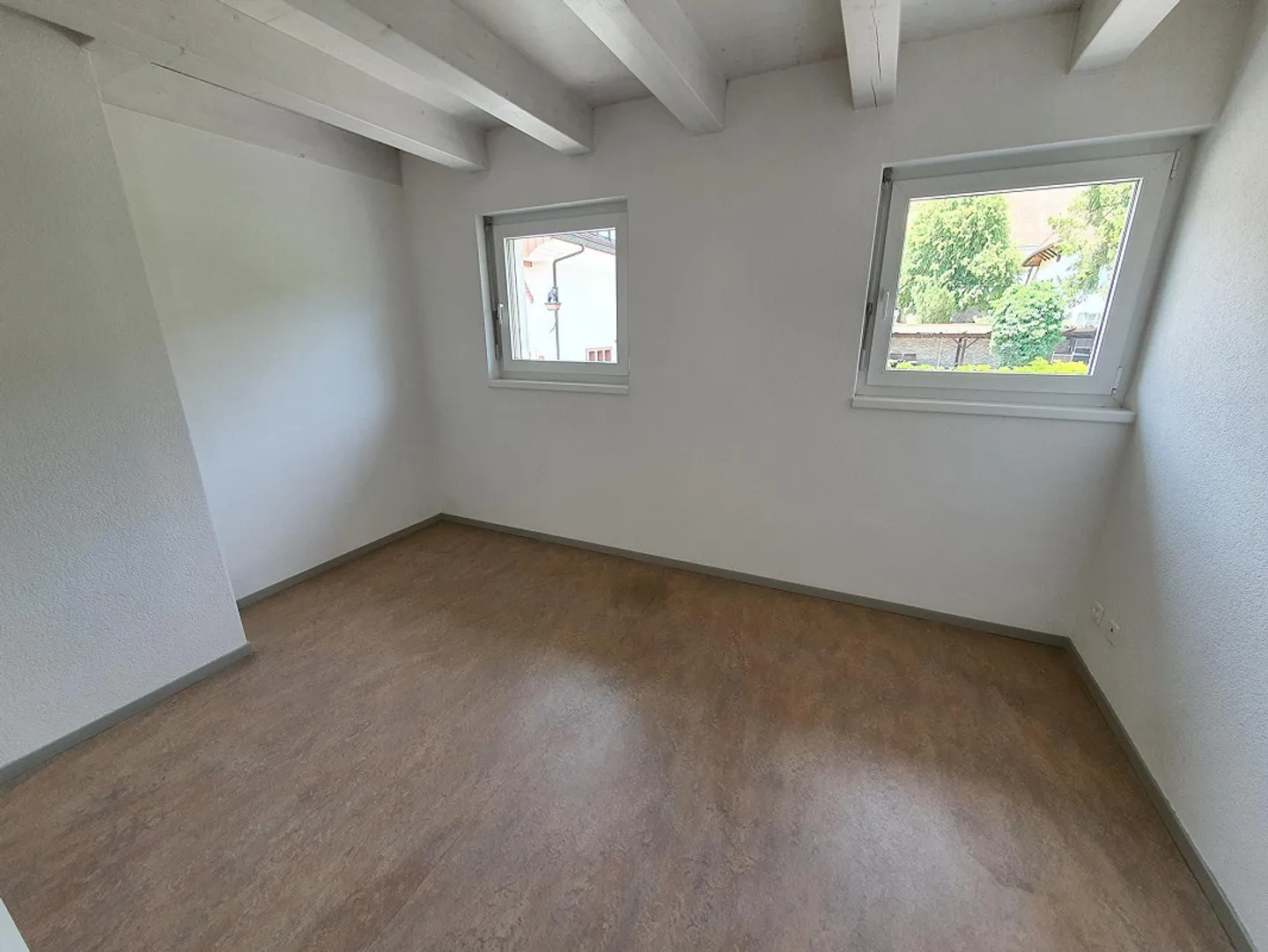 Appartement duplex moderne de 5 1/2 pièces au centre du village - Photo 6 sur 10
