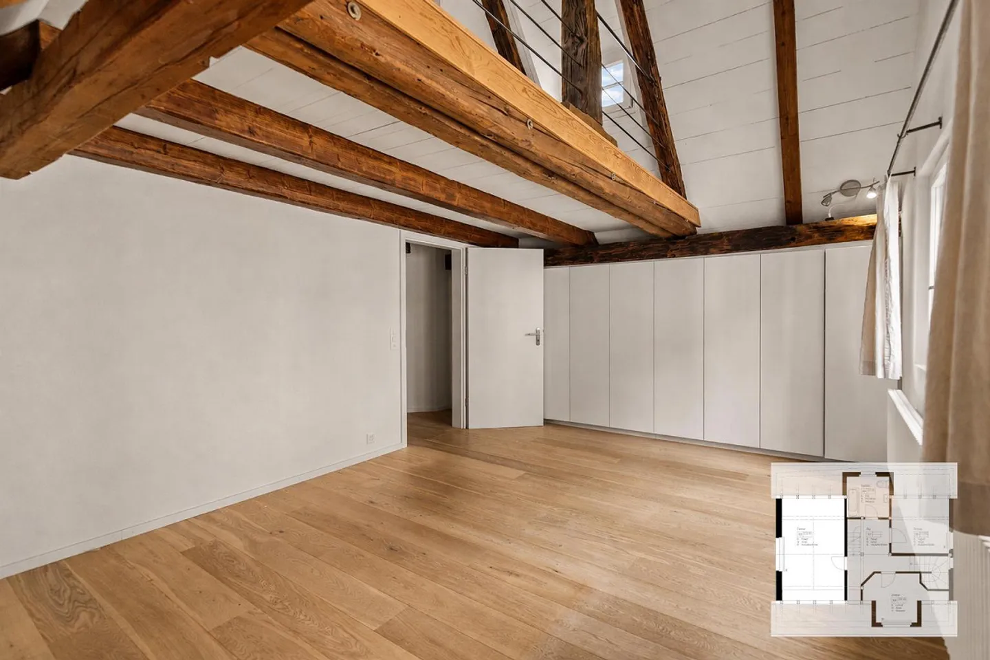 WORKING, LIVING, FEELING GOOD, Historic Townhouse with Character in Stein am Rhein - Photo 3 of 13