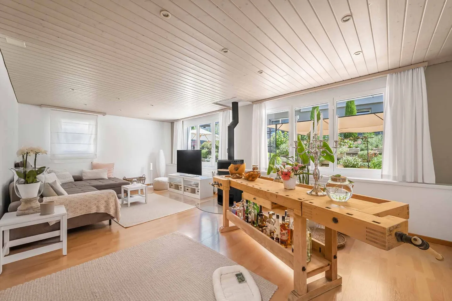 Private like a house. Practical like an apartment - Photo 2 of 20