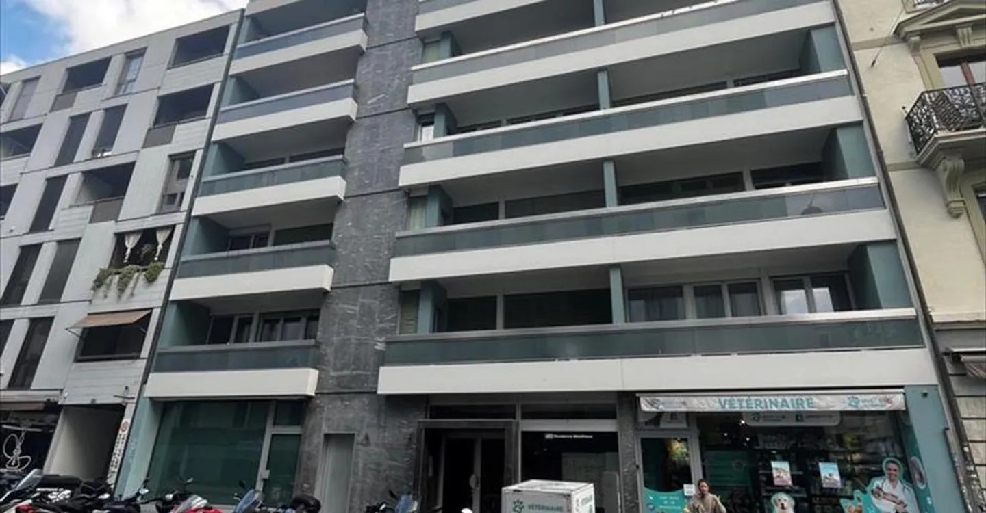 Shop for rent - Photo 3 of 3