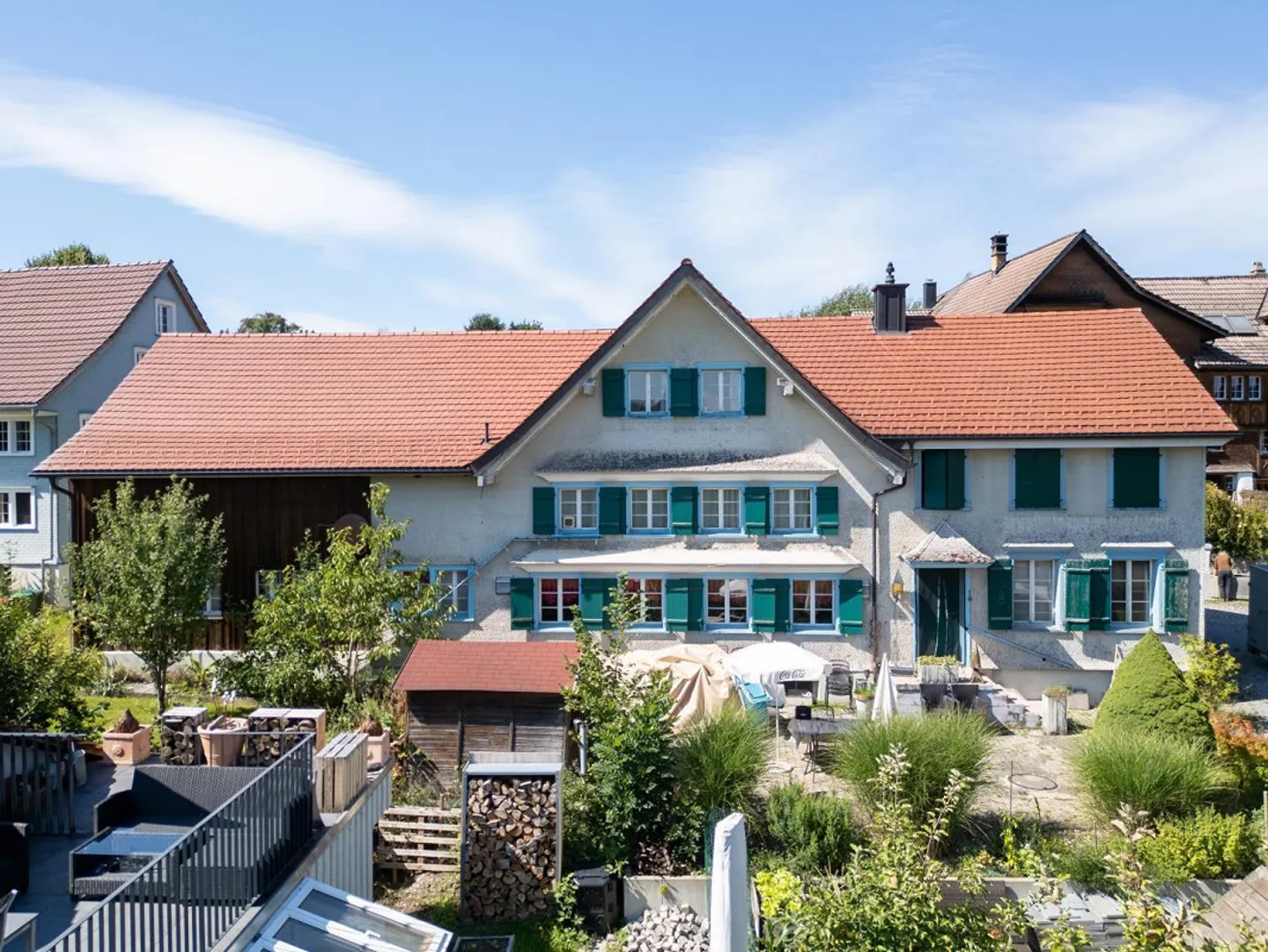 Propriété avec un grand potentiel de rénovation - Photo 1 sur 9