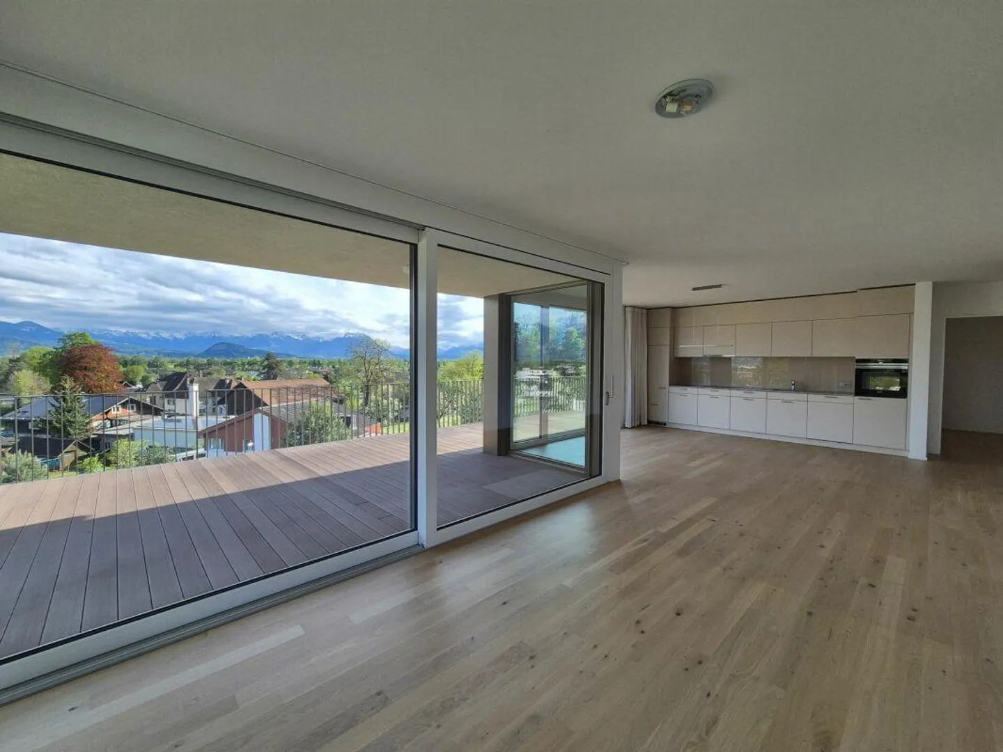 Vivere esclusivo a Balgach, vista panoramica inclusa! - Foto 2 di 13