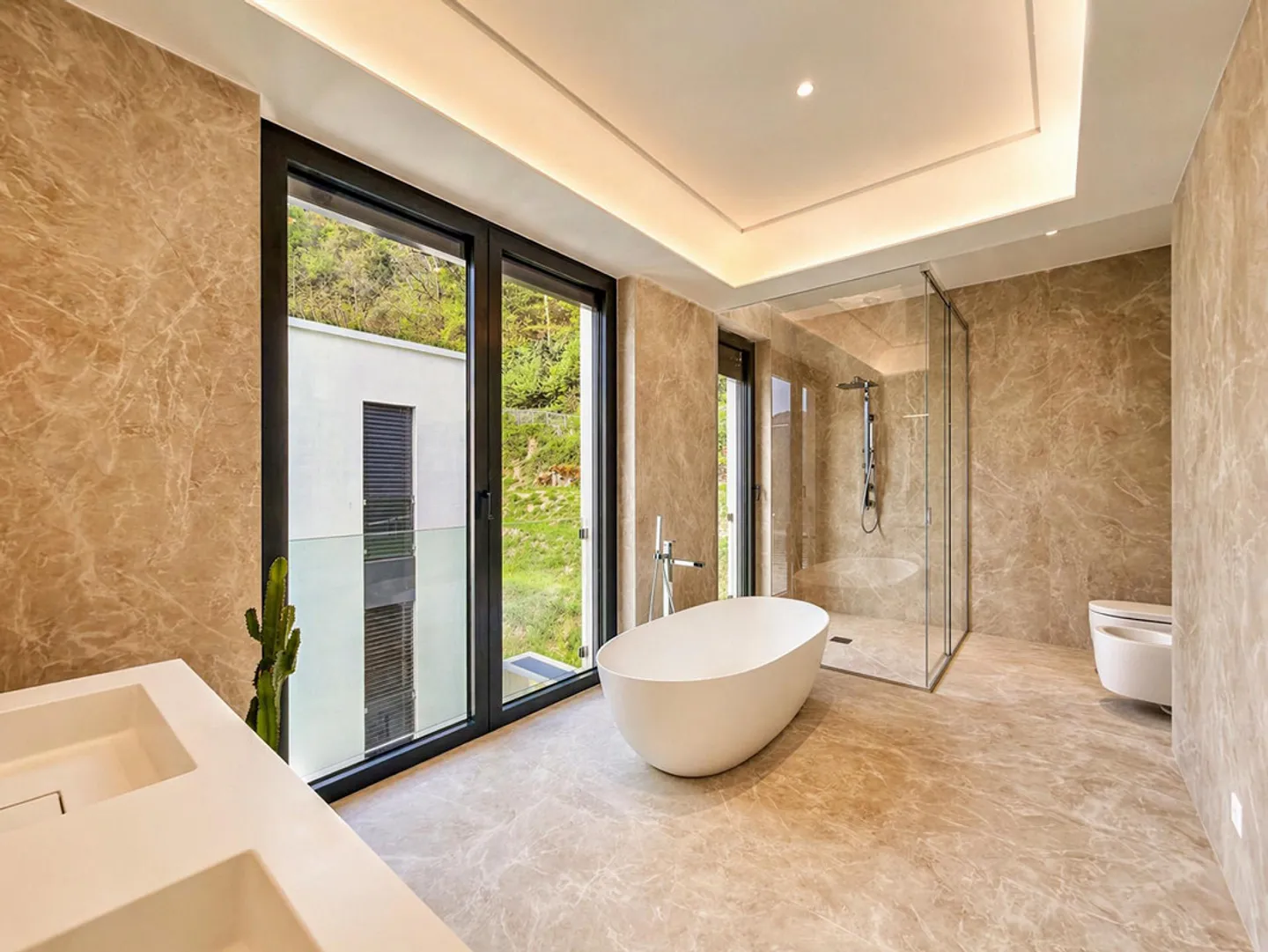 Luxus-Penthouse mit 4,5 Zimmern und Seeblick in Bissone - Foto 7 von 12