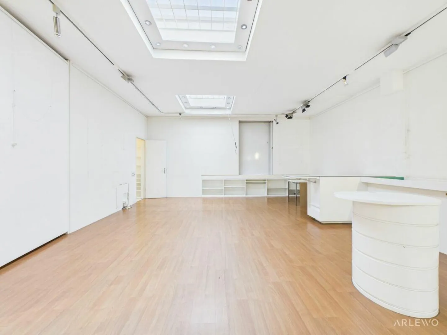 Shop for rent - Photo 5 of 14