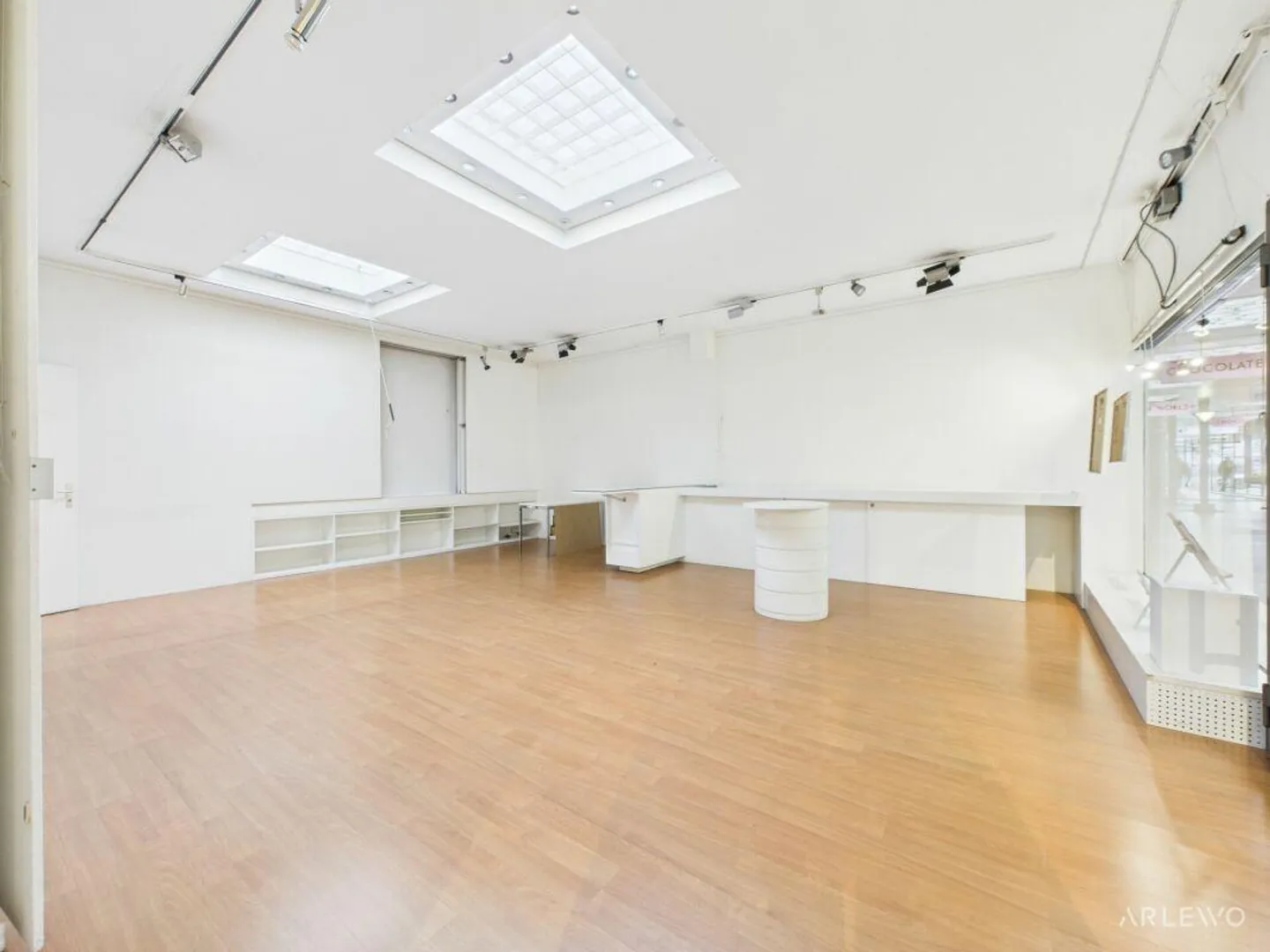 Shop for rent - Photo 6 of 14