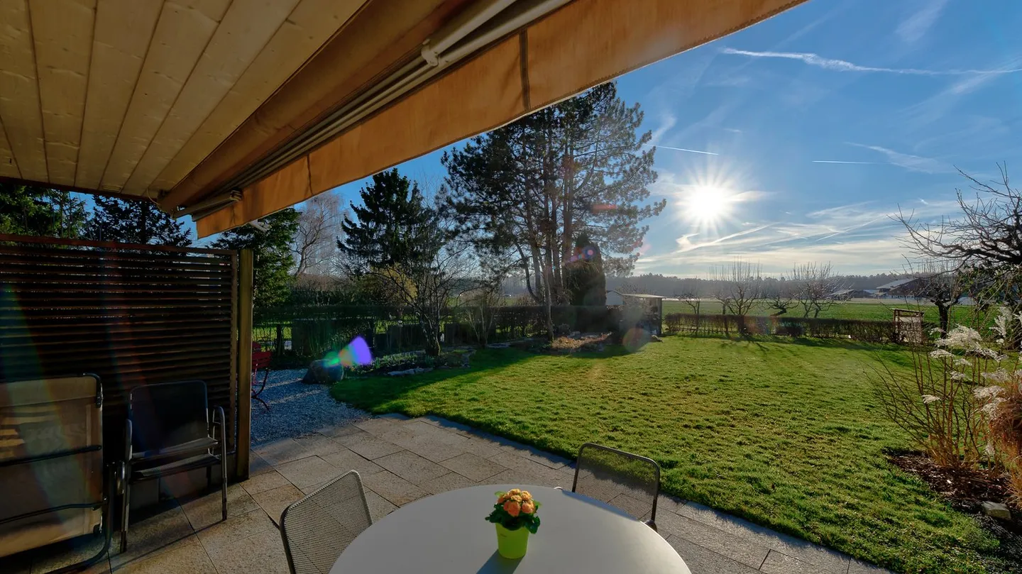 Charming semi-detached house in Bachenbülach - Photo 1 of 8