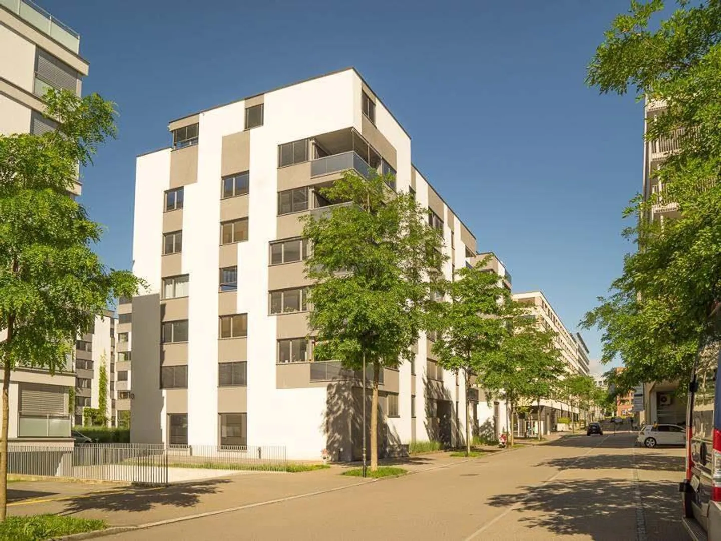 Moderne 2.5-Zimmer-Wohnung im Glattpark - Foto 1 von 4