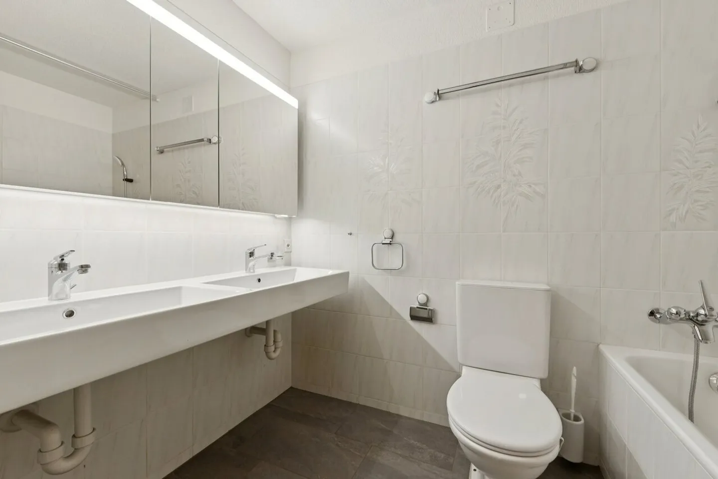 Living quietly, living close to nature - with mansard room - Photo 2 of 7