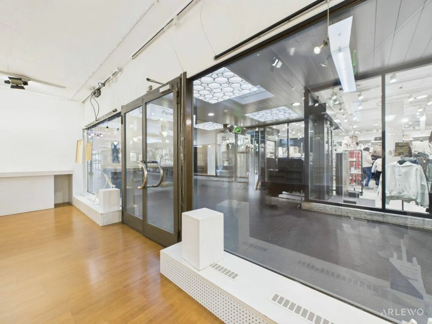 Shop for rent - Photo 9 of 14