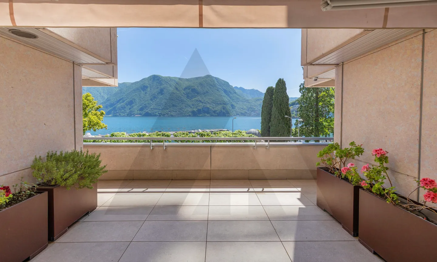 Appartamento di Lusso con Vista Lago - Foto 2 di 18