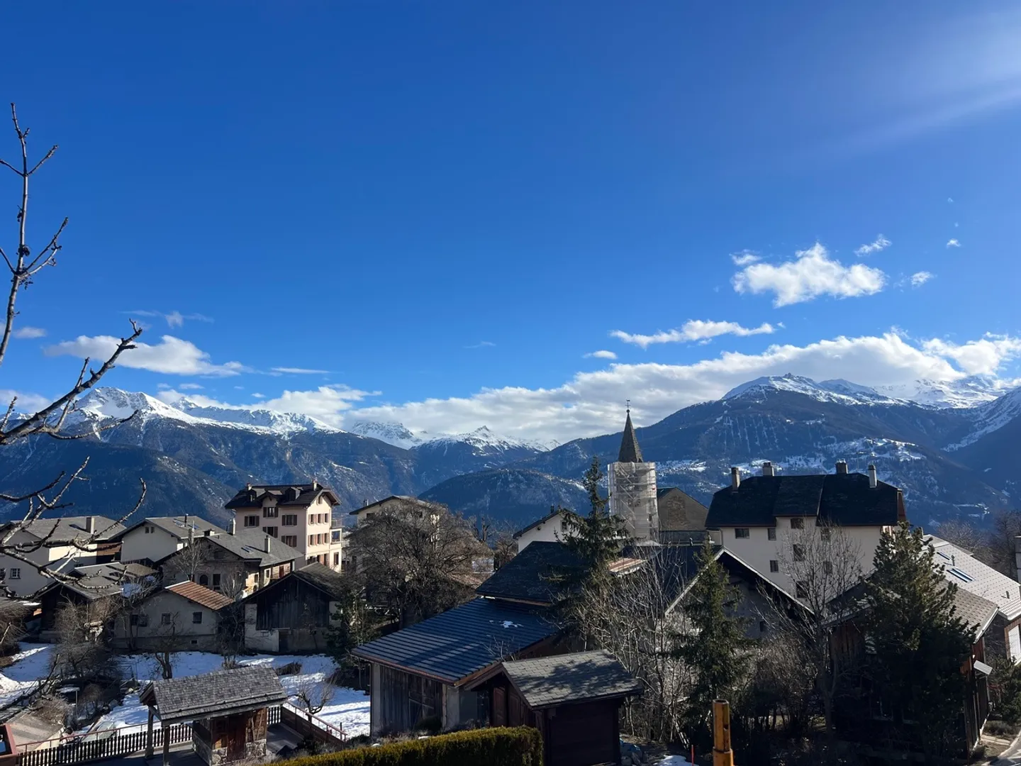Jahresmiete: neue Wohnung im Herzen des Dorfes Montana - Foto 3 von 3