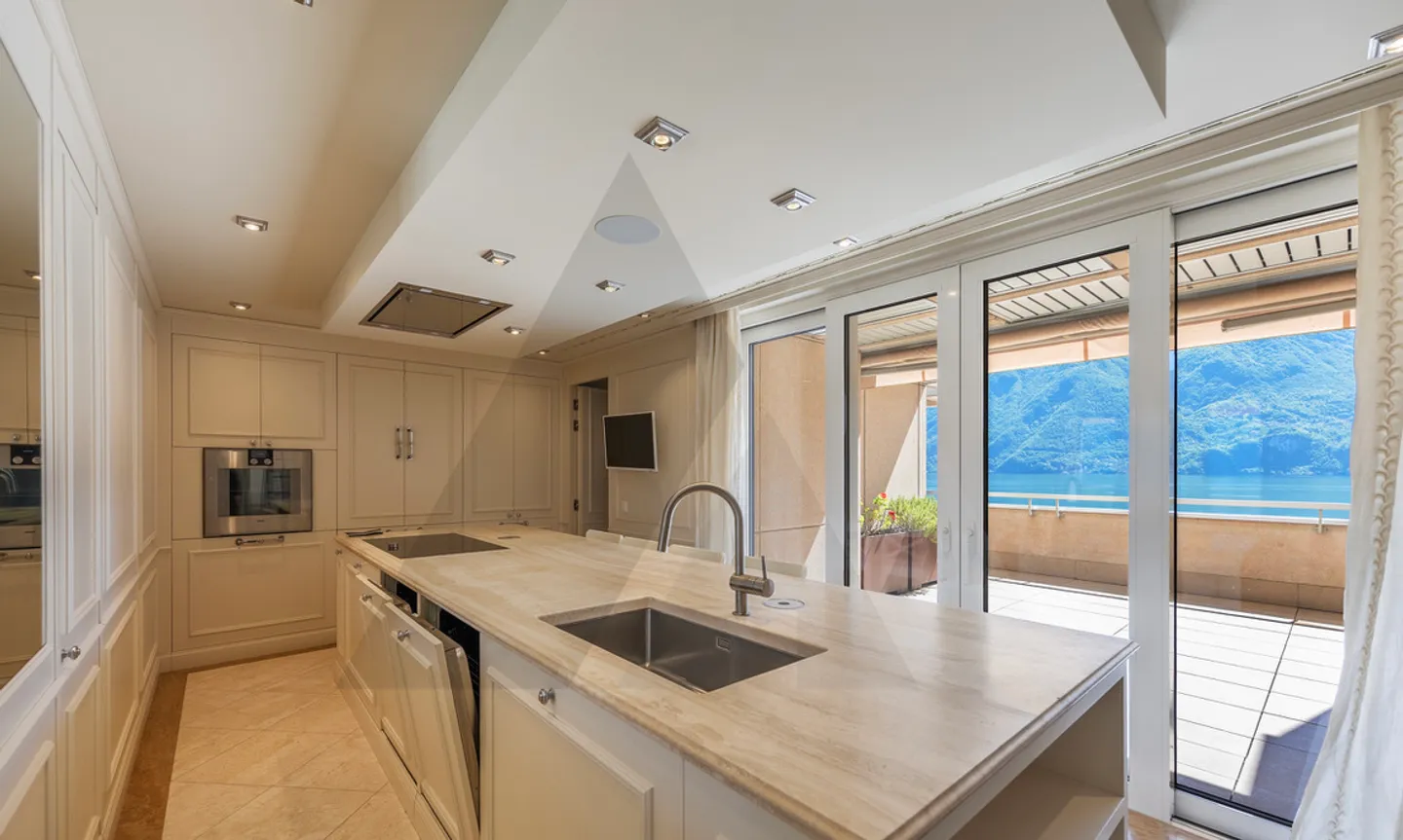 Appartamento di Lusso con Vista Lago - Foto 5 di 18