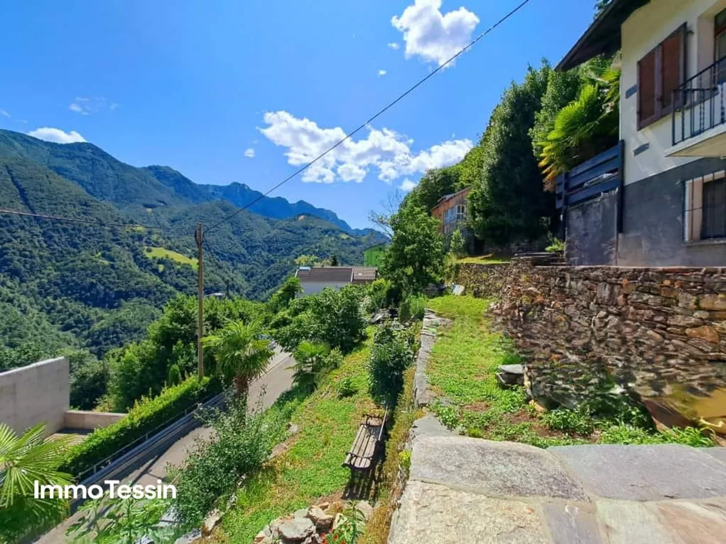 Between Heaven and Centovalli, renovated two-family house with at... - Photo 4 of 13