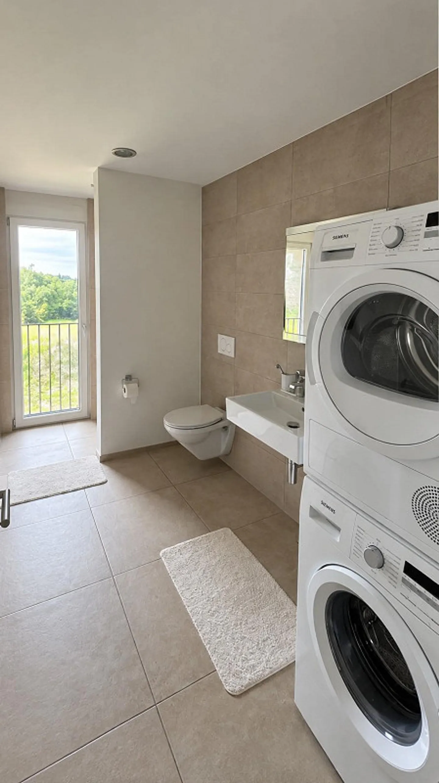 Appartement moderne de 2,5 pièces avec balcon spacieux - Photo 7 sur 8