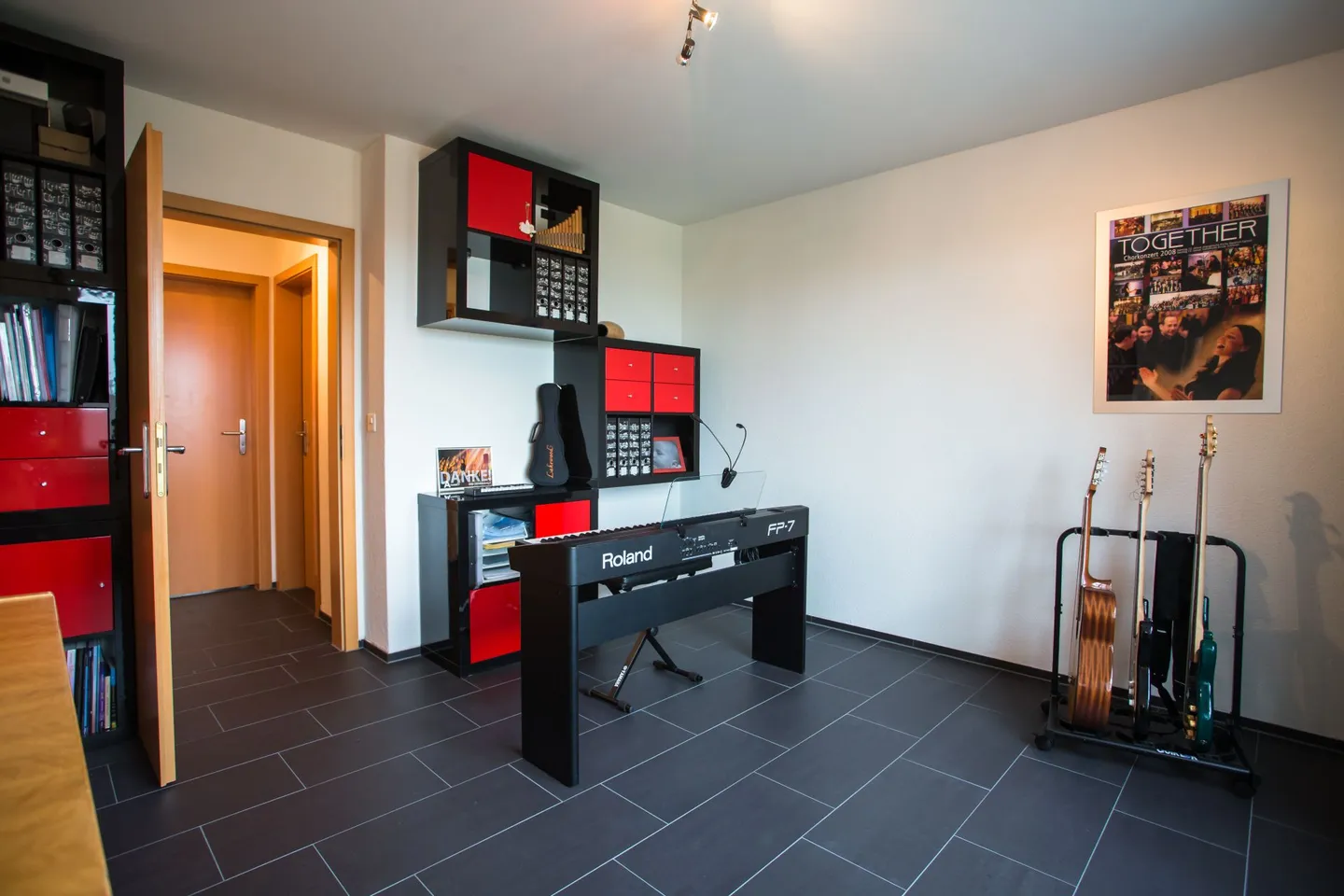 Vivre comme dans une maison individuelle, belle et lumineuse maisonette de 5,5 pièces avec vue sur le lac - Photo 9 sur 11