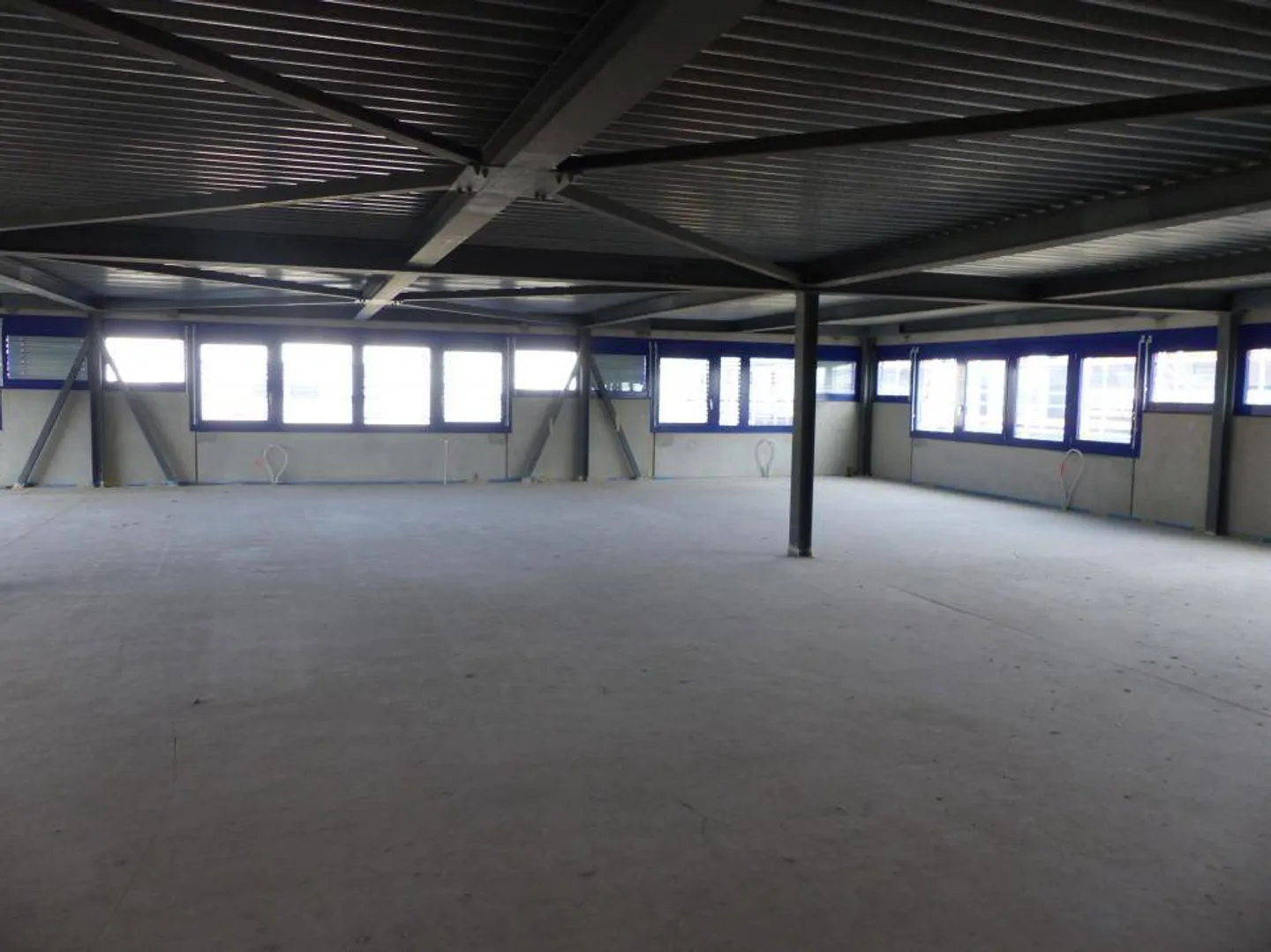 FOR RENT Versatile space of 325 m2 in Bevaix (NE) - Photo 6 of 13