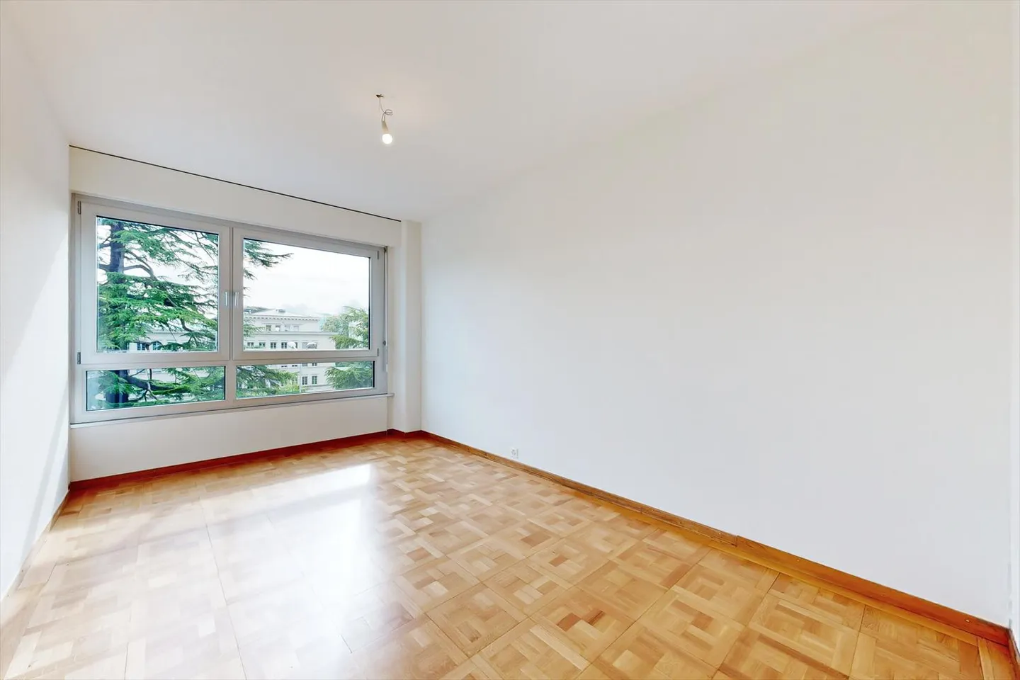 Ein kleines Kokon nur wenige Schritte vom See entfernt! - Foto 4 von 5