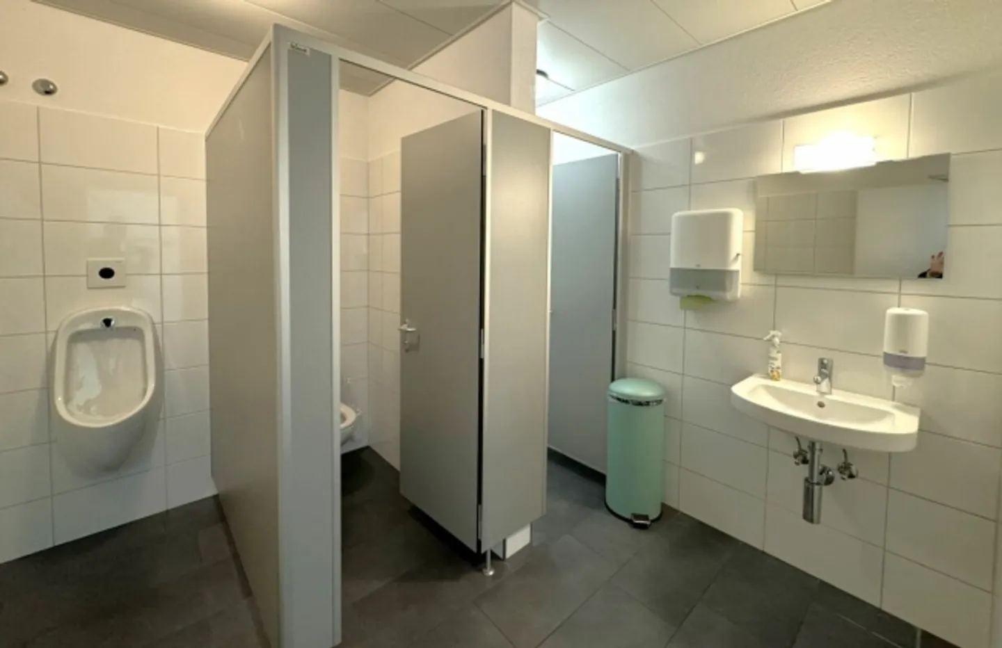 Efficient Work Environment - Ready-to-Move-In Space for Your Business - Photo 6 of 11