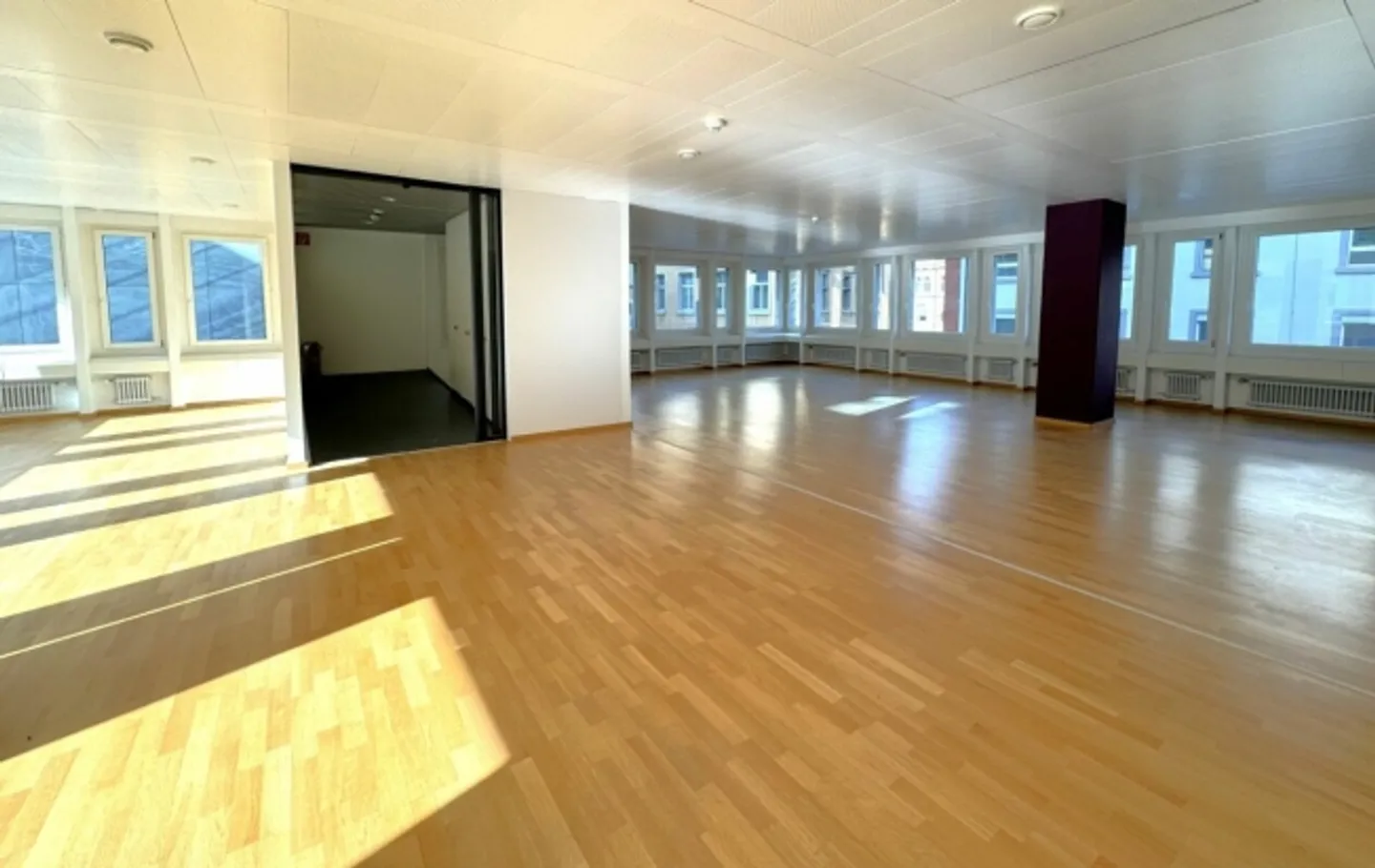 Efficient Work Environment - Ready-to-Move-In Space for Your Business - Photo 5 of 11