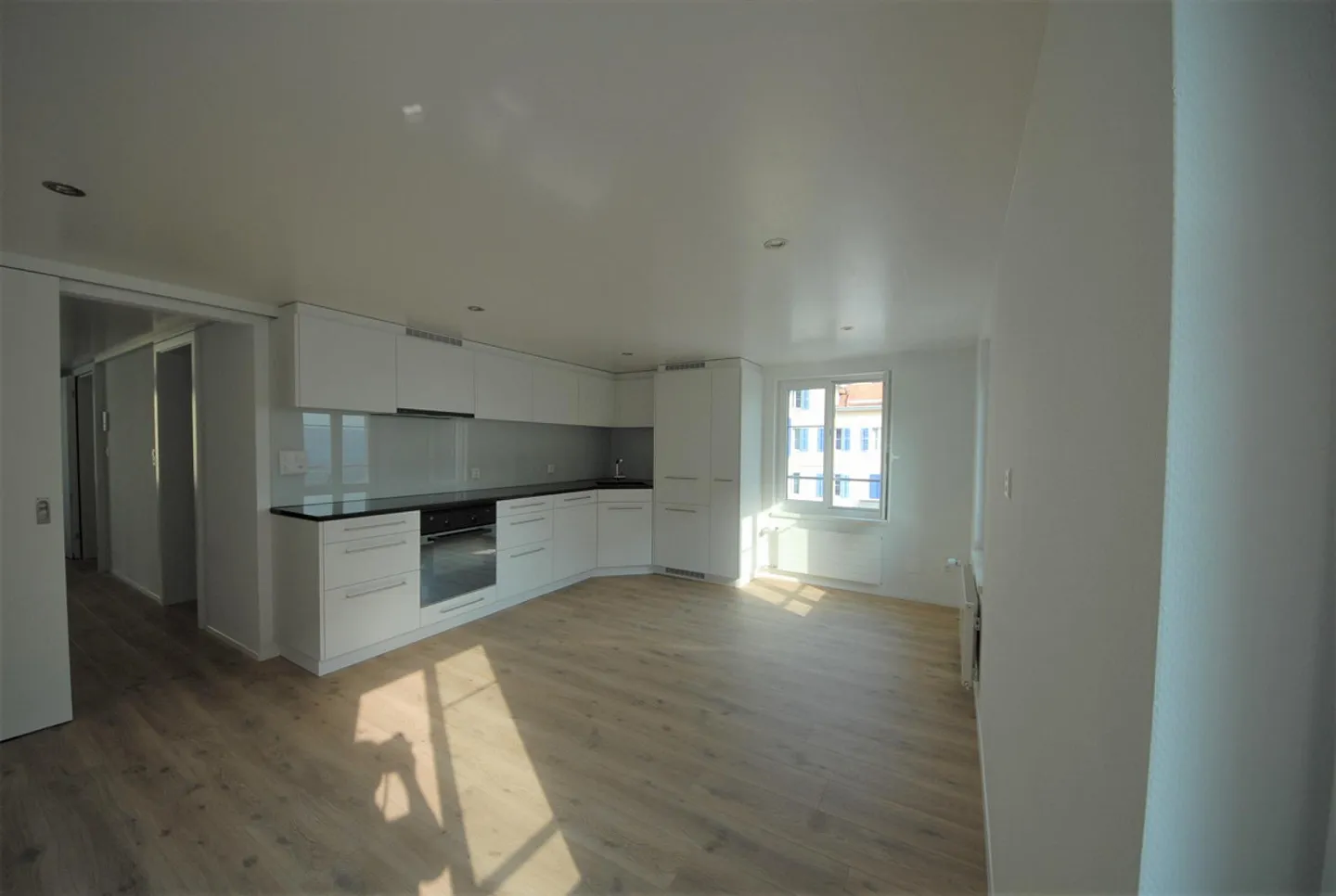 Charming 2.5-room apartment with parking space in Walzenhausen - Photo 2 of 7