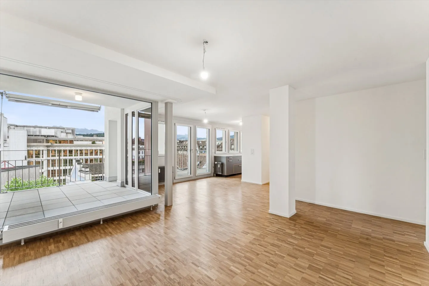 Apartment for rent - Photo 2 of 11