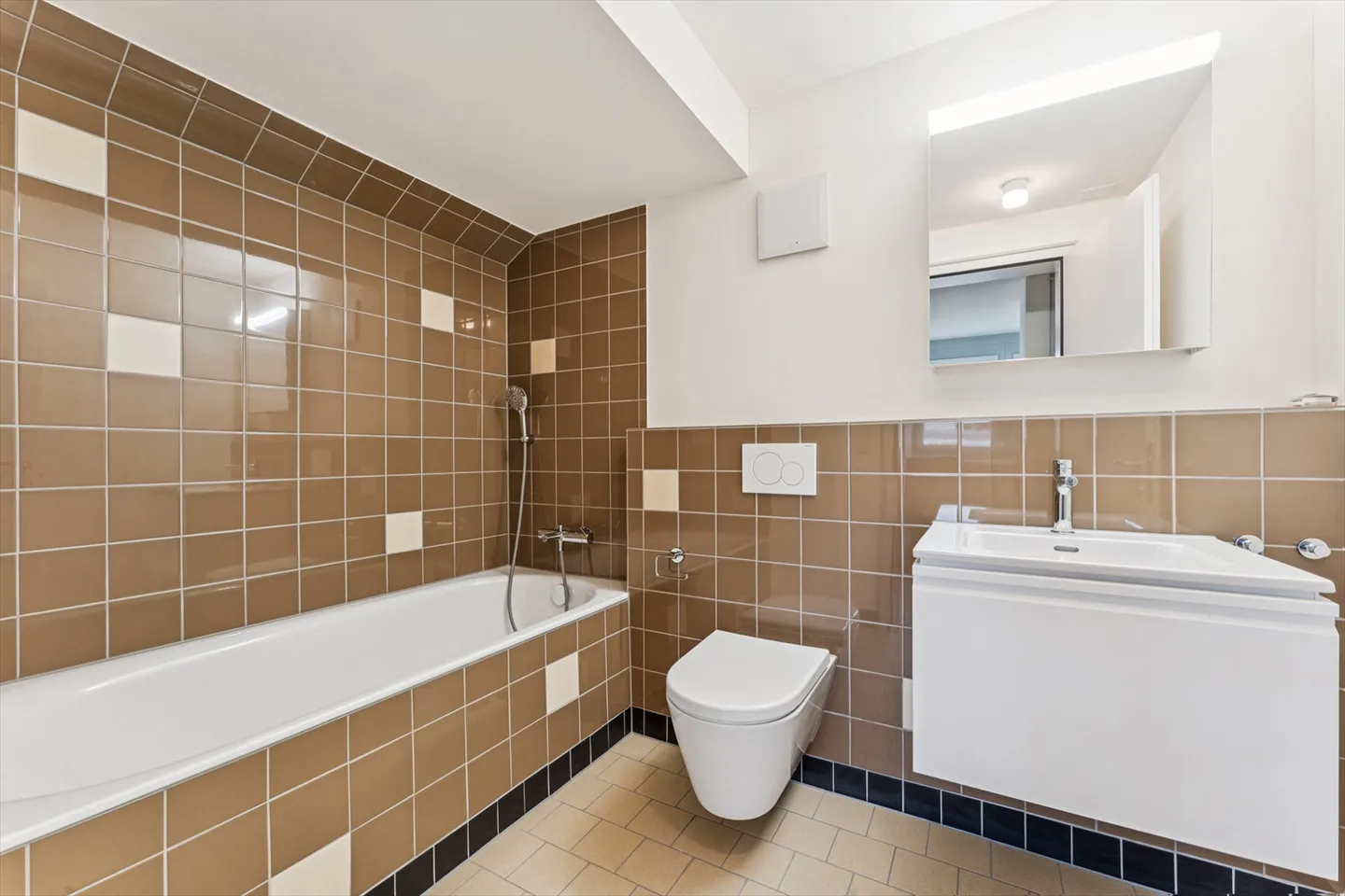 Apartment for rent - Photo 4 of 11