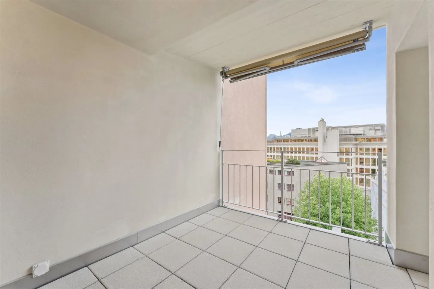 Apartment for rent - Photo 8 of 11