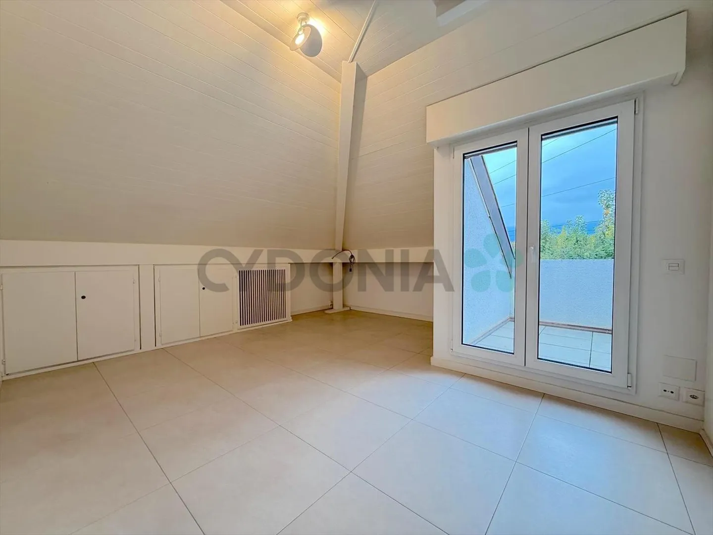 Penthouse charmant avec vue dégagée - Photo 5 sur 10