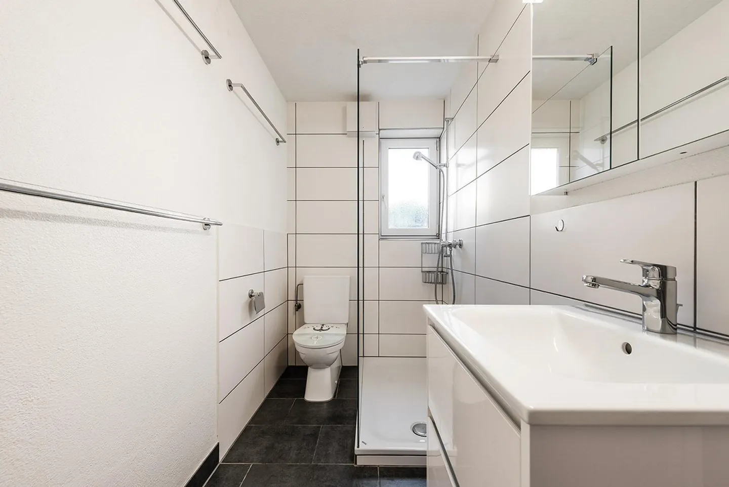 Appartement 4 pièces bien entretenu avec nouvelle cuisine dans le meilleur emplacement - Photo 8 sur 8
