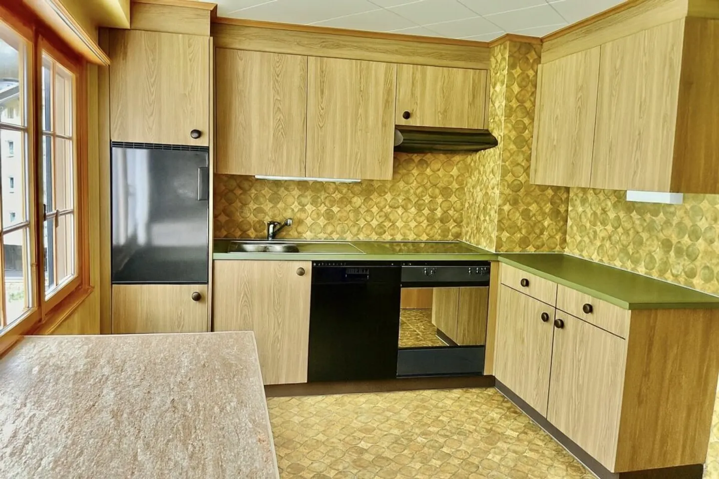 Charming and Central 4.5-Room Apartment with Wonderful Mountain View - Photo 8 of 10