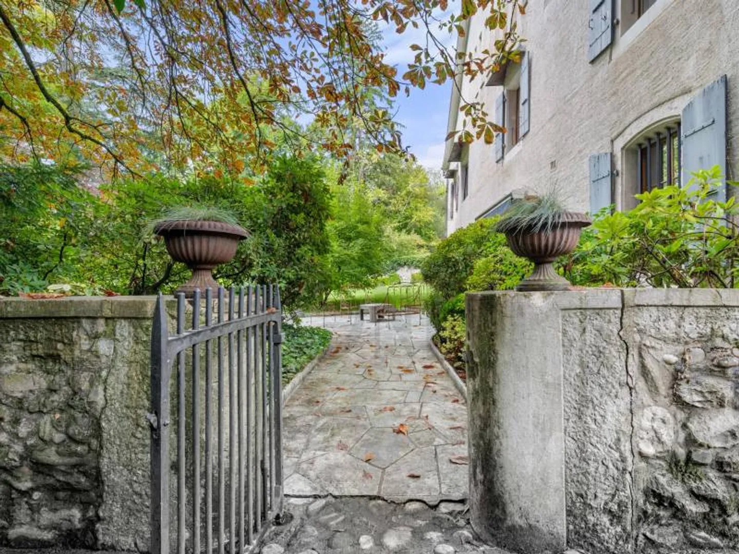 House with 21 rooms - Photo 8 of 9